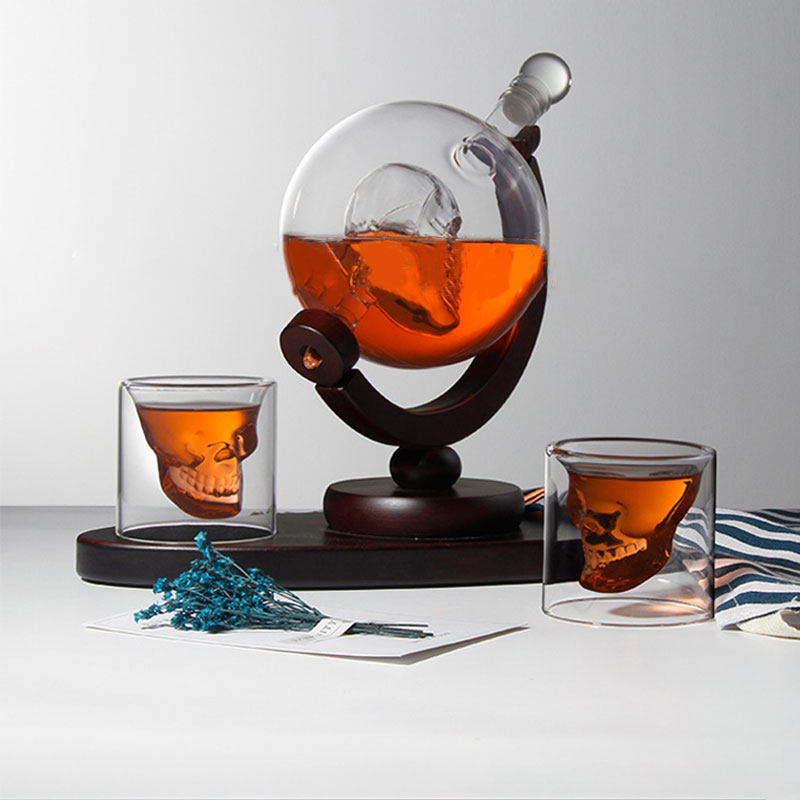 Skull Globe Whiskey Decanter S - огляд і ціна Decanter Globe Set
